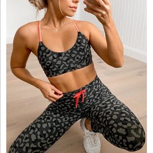 Sarah’s Day White Fox workout set